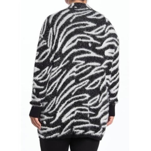 SUSINA Animal Print Eyelash Knit Cardigan - Picture 2 of 6